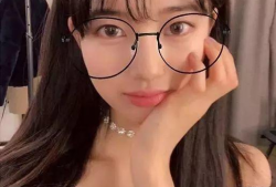 最新吃瓜爆料免费观看眼镜妹,免费观看独家揭秘！